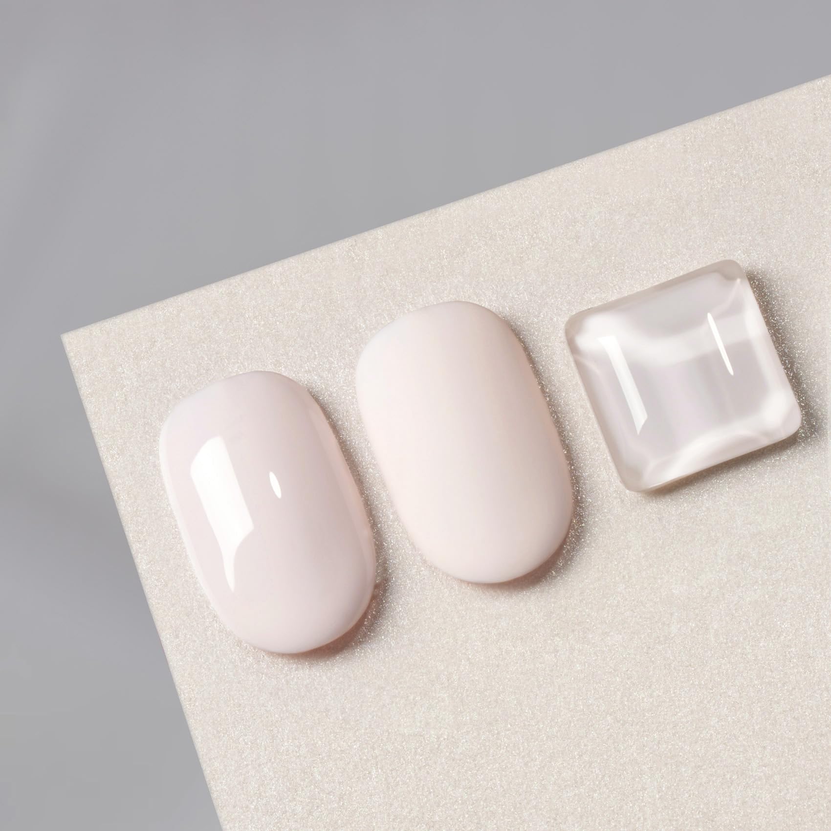MAYCHAO on-salon nails bridal manicure demonstrating long-lasting shine