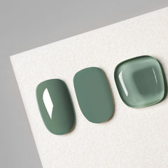 MAYCHAO texture stroke swatch revealing true sage coverage and glossy finish