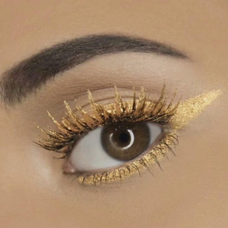 Maydear mascara applied on closed lashes showing added length and clean definition