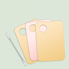 Mcduyant palettes and spatulas in a makeup bag for portable professional tools