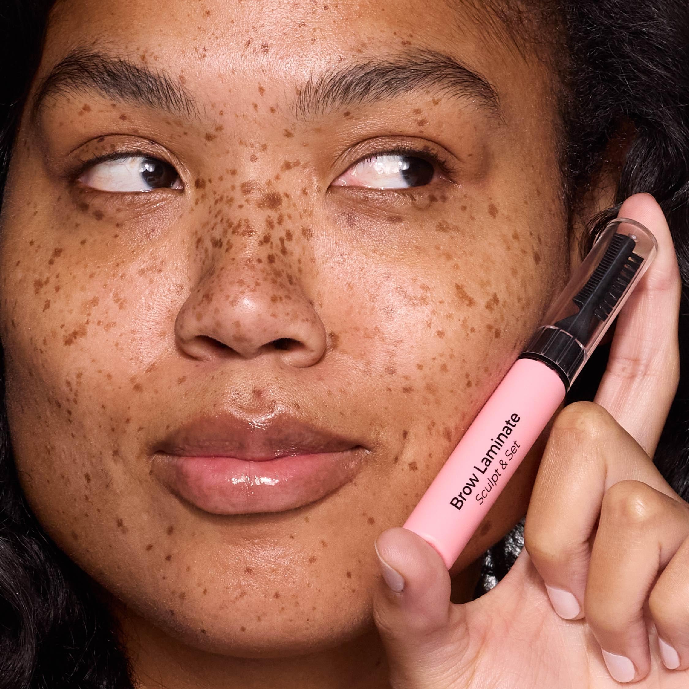 MCoBeauty wax-gel texture close-up highlighting smooth application and natural finish
