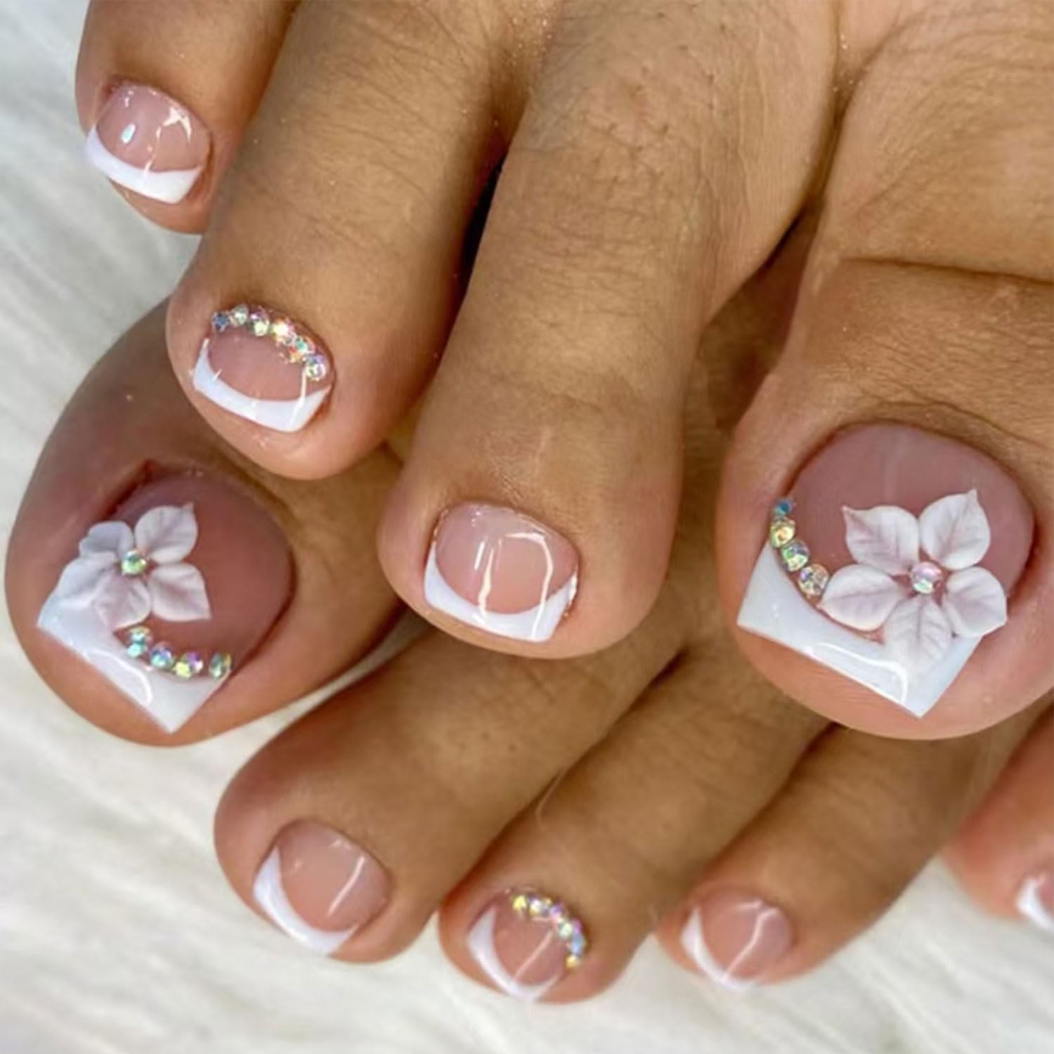Mdscve front packaging showing 24pcs press-on toenails and accessories for quick pedicures
