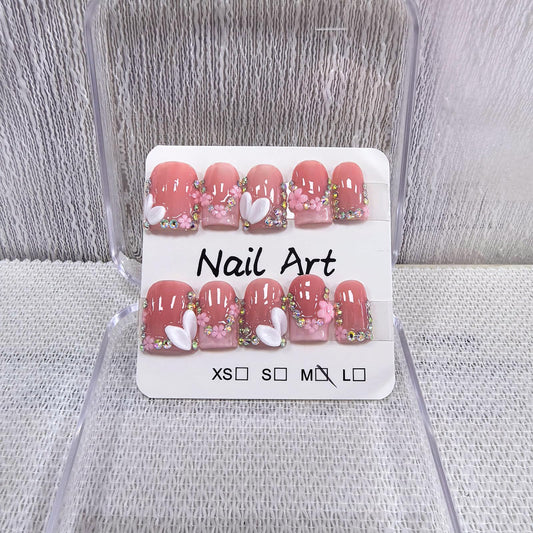 meemooron front packaging showing glossy pink French tips and box convenience
