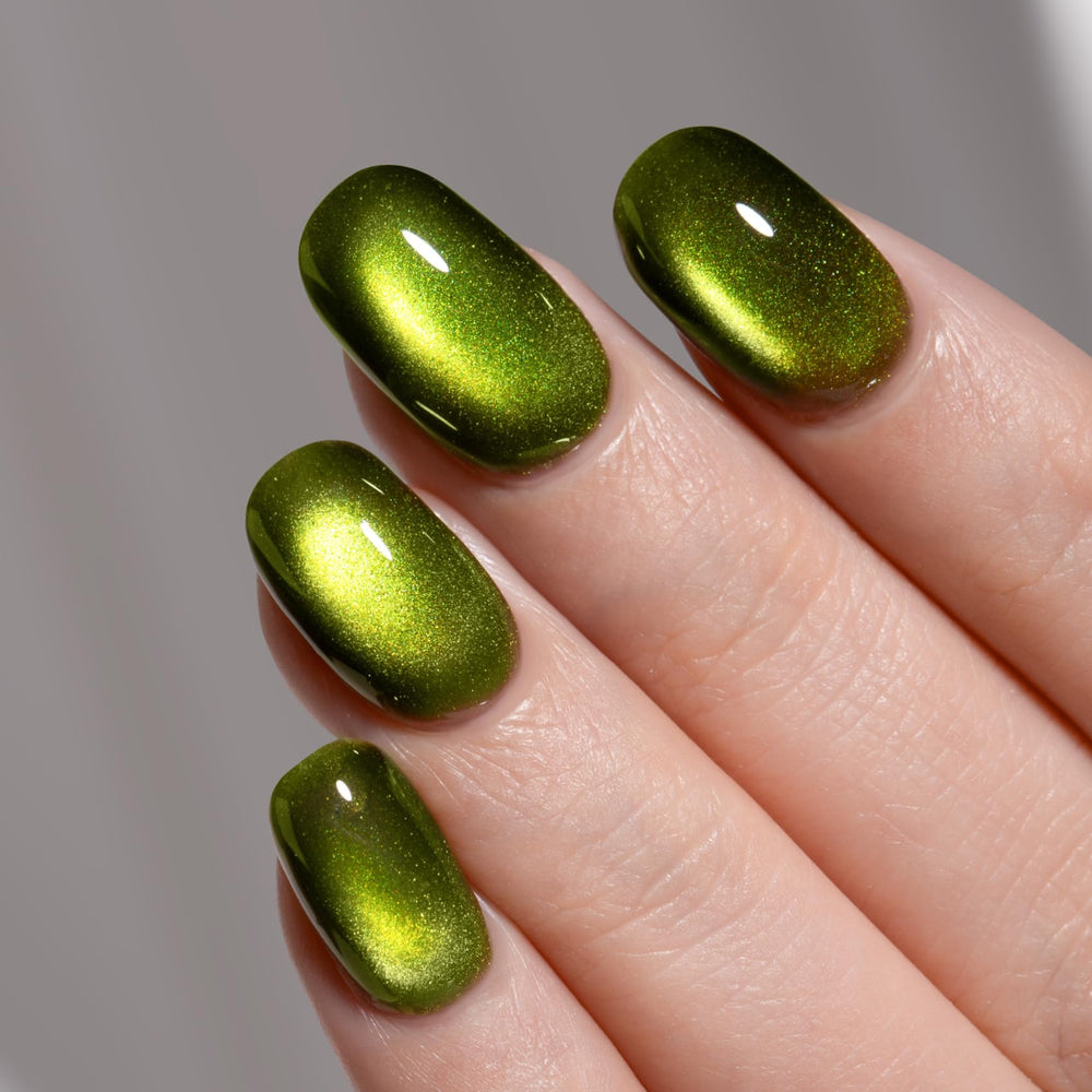MEGIOR magnet held over nail creating cat eye stripe benefit precision design