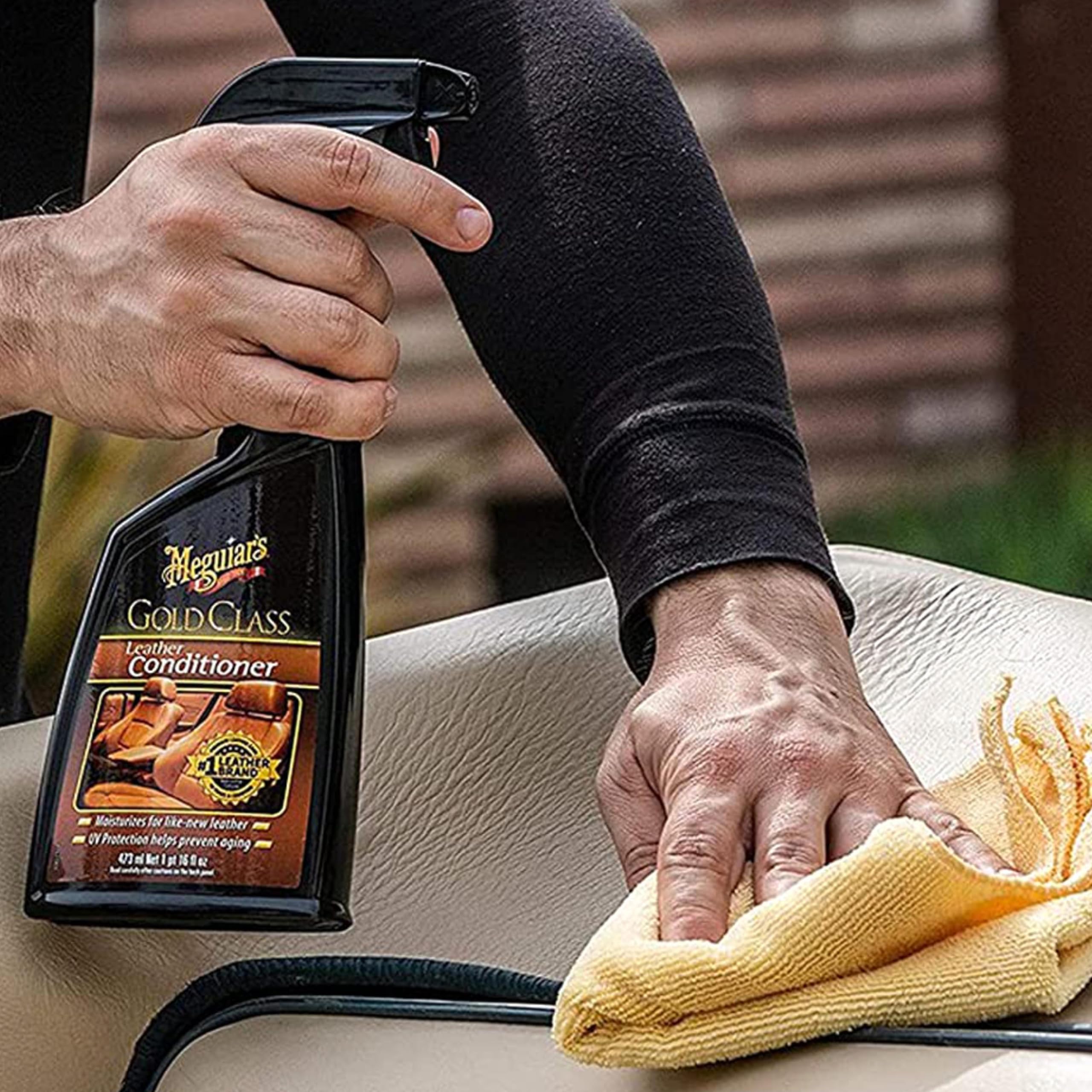 Meguiar's spray nozzle applying conditioner for fast coverage