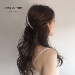 Mehayi largest clip holding a bun for strong hold and neat look