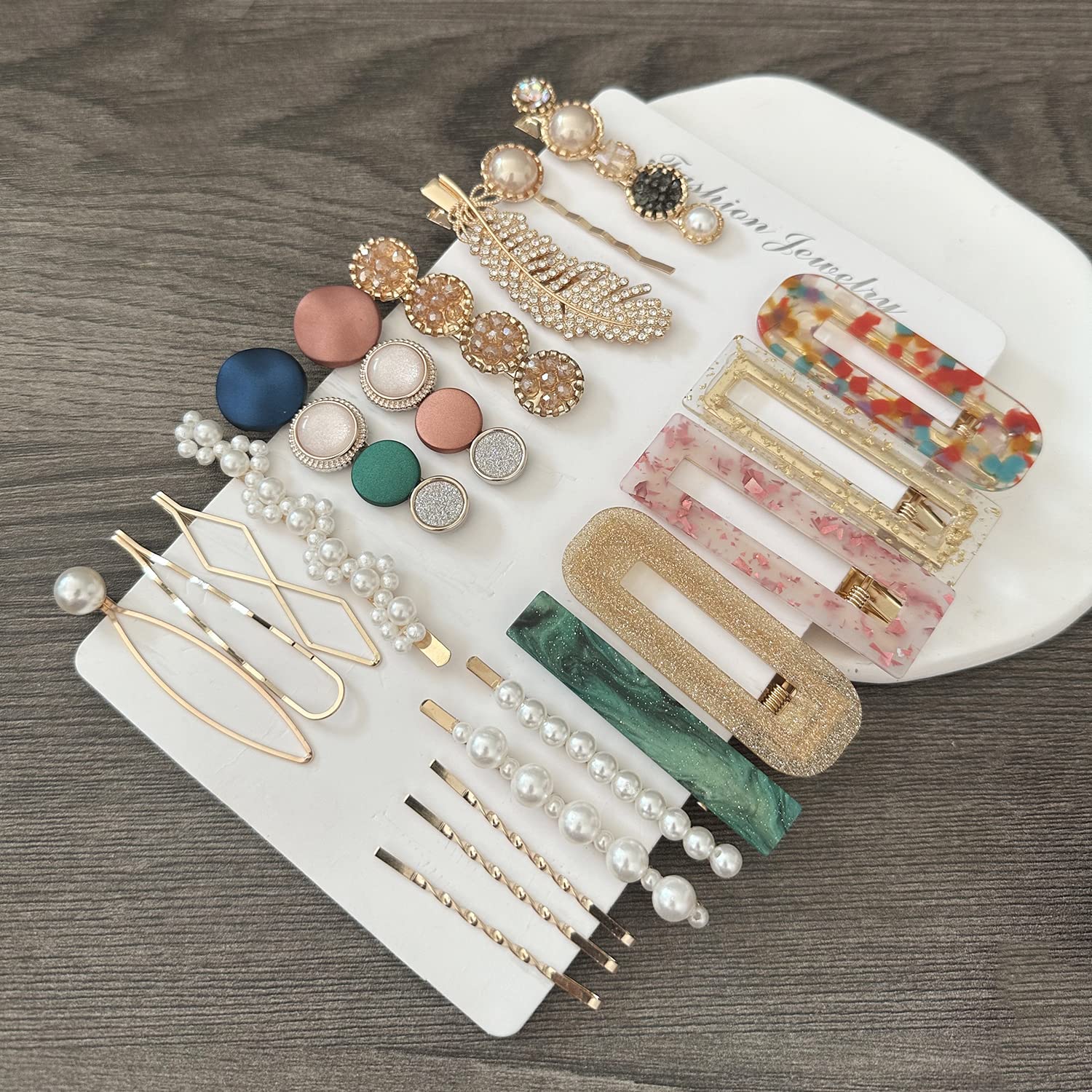 Mehayi imitation pearl clip detail showing secure pearls and elegant look benefit photo-ready style