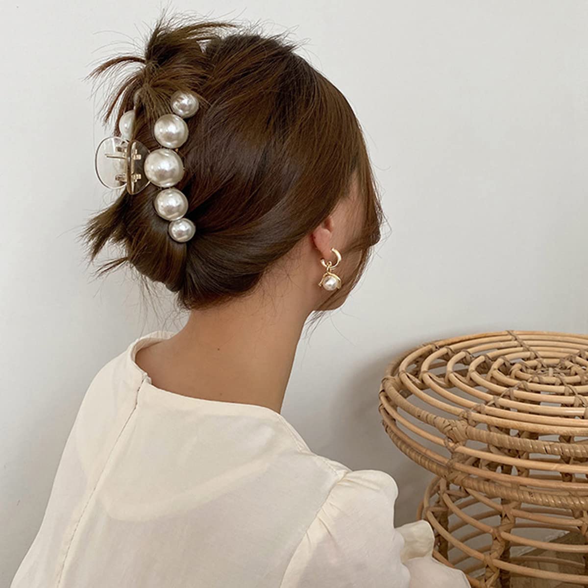 Mehayi side profile with open jaw highlighting strong hinge and grip benefit