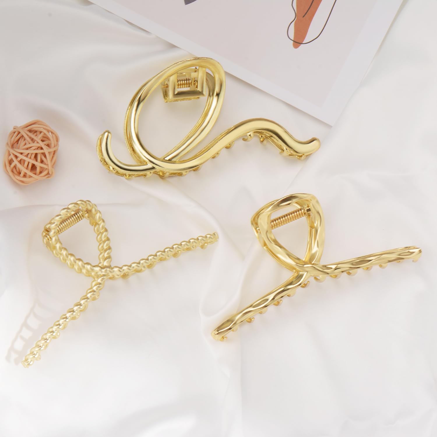 Mehayi clip held in hand to show scale and comfortable, easy-to-use size