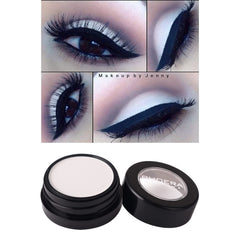 MEICOLY eyeshadow in a travel kit showing portability and multitasking benefit