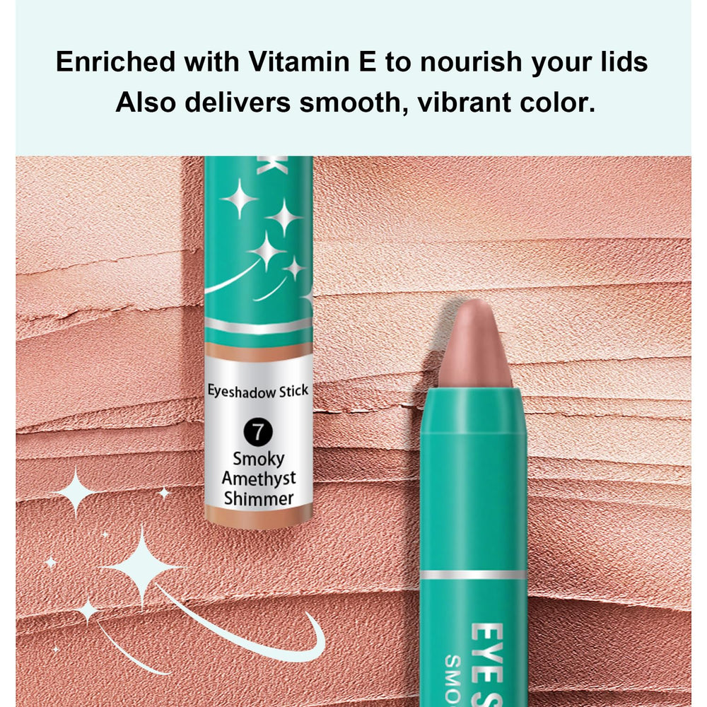 Meilury pencil used as eyeliner on model creating defined long-wear look
