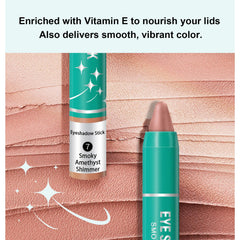 Meilury pencil used as eyeliner on model creating defined long-wear look