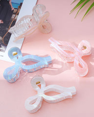 Mesovor lifestyle woman wearing clip adding polished look for events