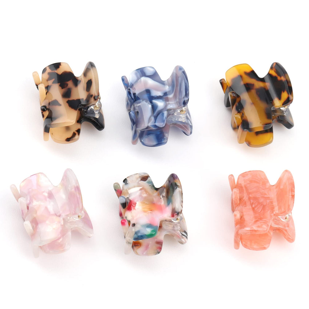 Messen clips held in hand showing scale and lightweight, easy-to-use advantage