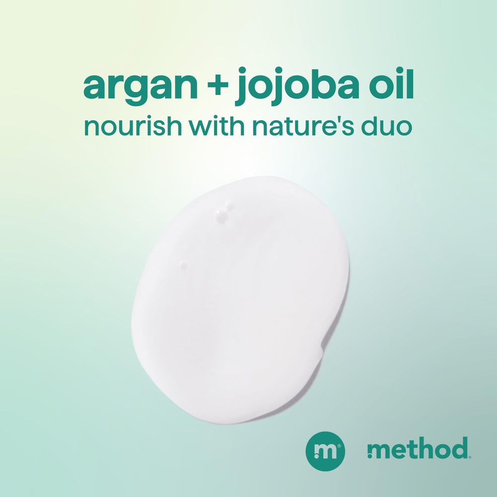 Method shampoo poured into hand forming lather, shows easy foaming action
