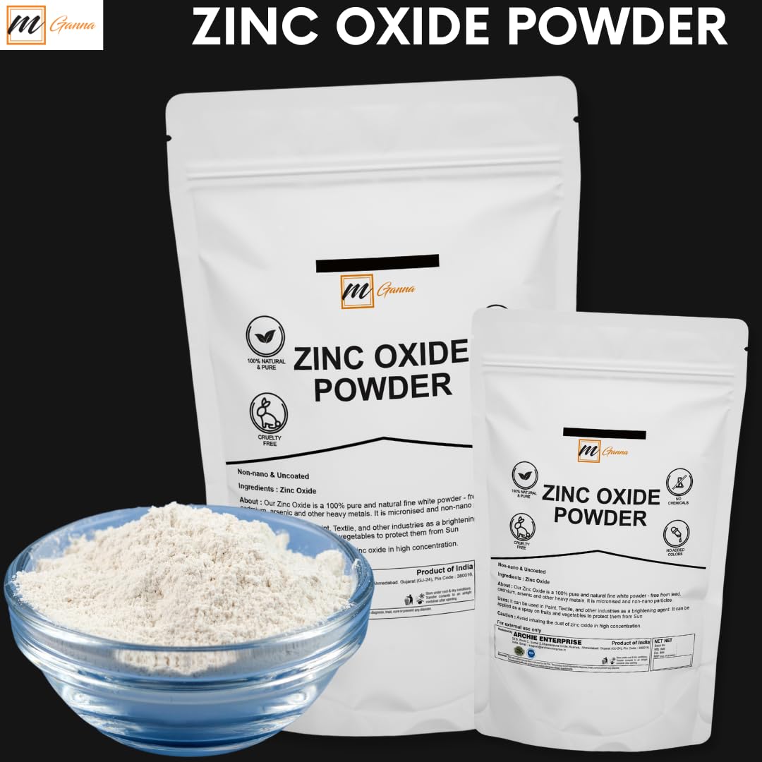 mGanna powder heaped on spoon showing 100 g scale for accurate measurement benefit