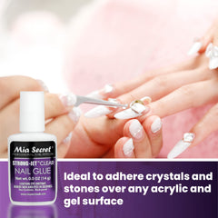Mia Secret clear glue texture on applicator demonstrating smooth spread
