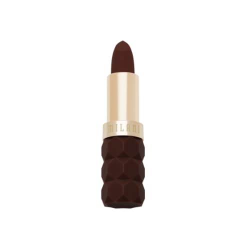 Milani bullet close-up displaying creamy tip for smooth, even coverage