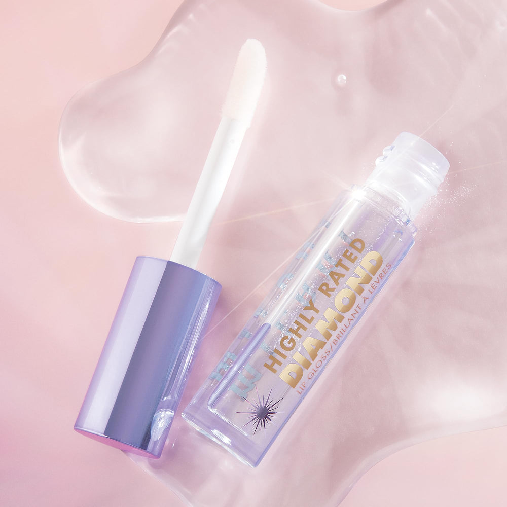 Milani close-up of oversized doe-foot applicator for precise, even application benefit