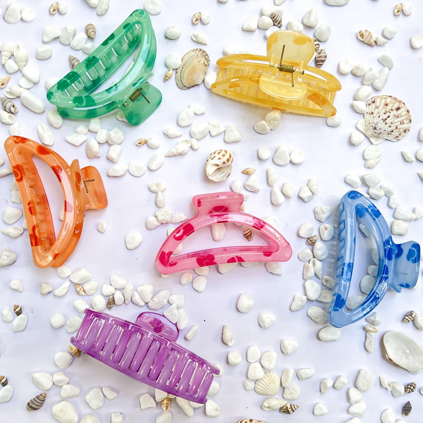 miniluck clip securing a half-up style offering quick everyday styling