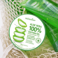 MIRACLAIR ingredient focus on hyaluronic acid promoting long-lasting moisture