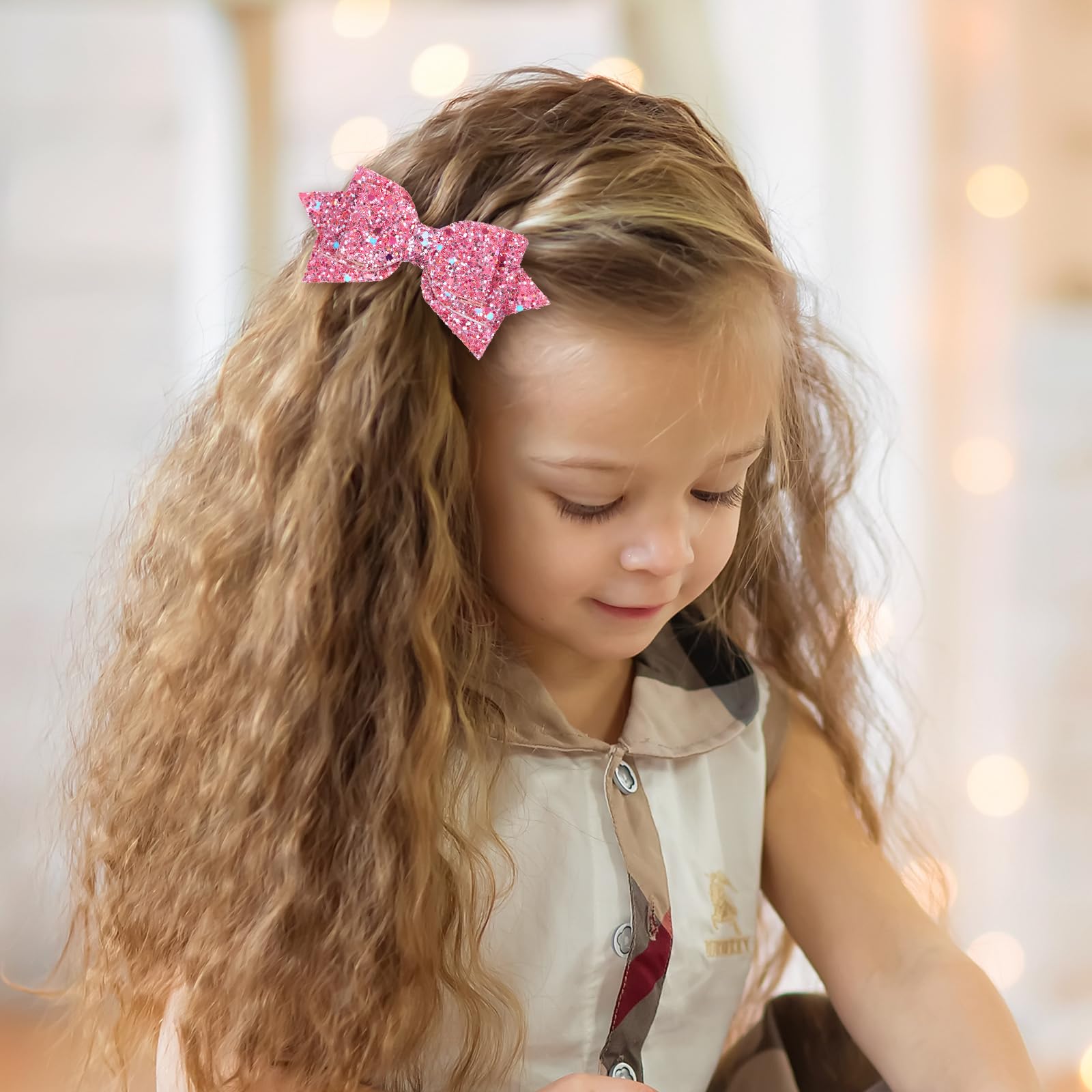 Miroksh detailed view of the alligator clip mechanism offering reliable hair grip