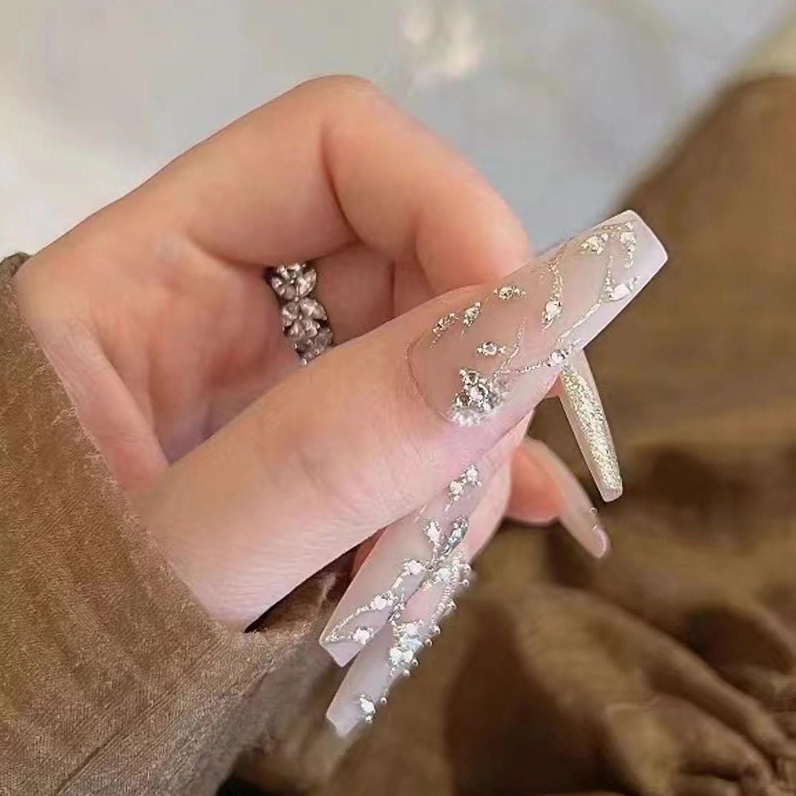 MISUD side profile showing long coffin shape that elongates fingers and stays sturdy