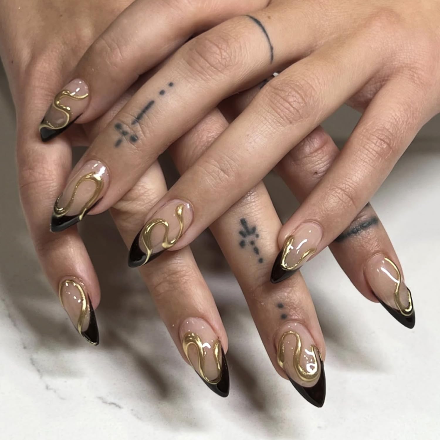 Mivota front packaging showing full nail set and luxury finish