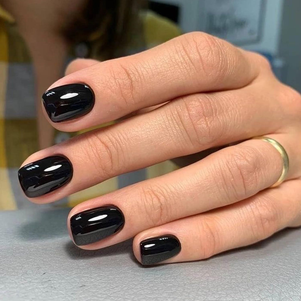 modelones close-up of short square nail texture highlighting smooth finish