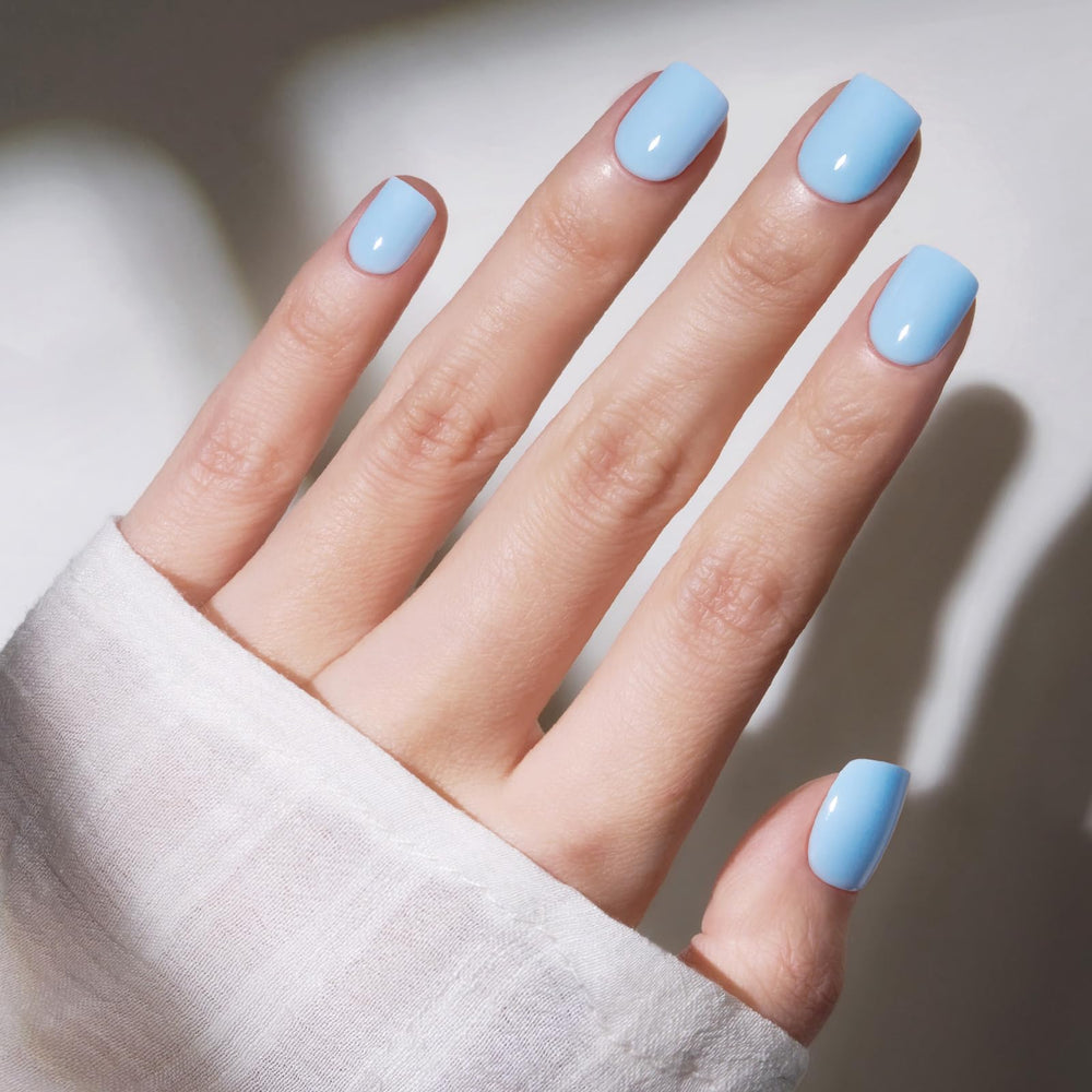 modelones close-up of squoval nail shape highlighting smooth finish