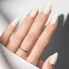 modelones close-up of semi-transparent gel finish highlighting smooth texture and durable shine