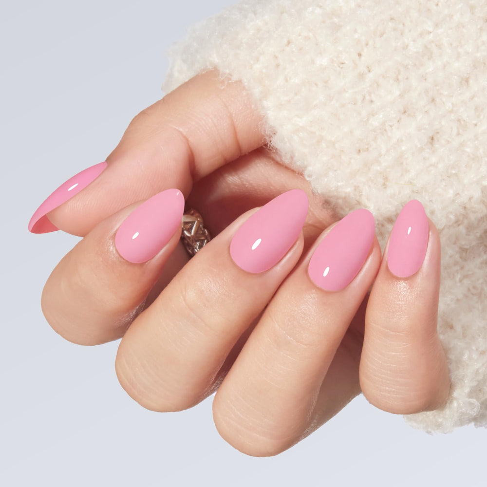 Modelones close-up of almond nail texture highlighting smooth finish