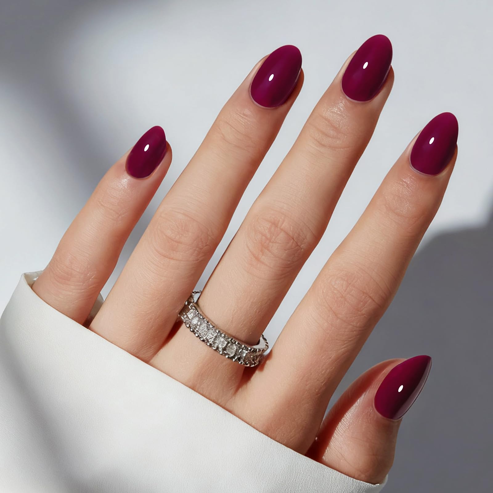 modelones front packaging showing burgundy oval nails and kit benefit