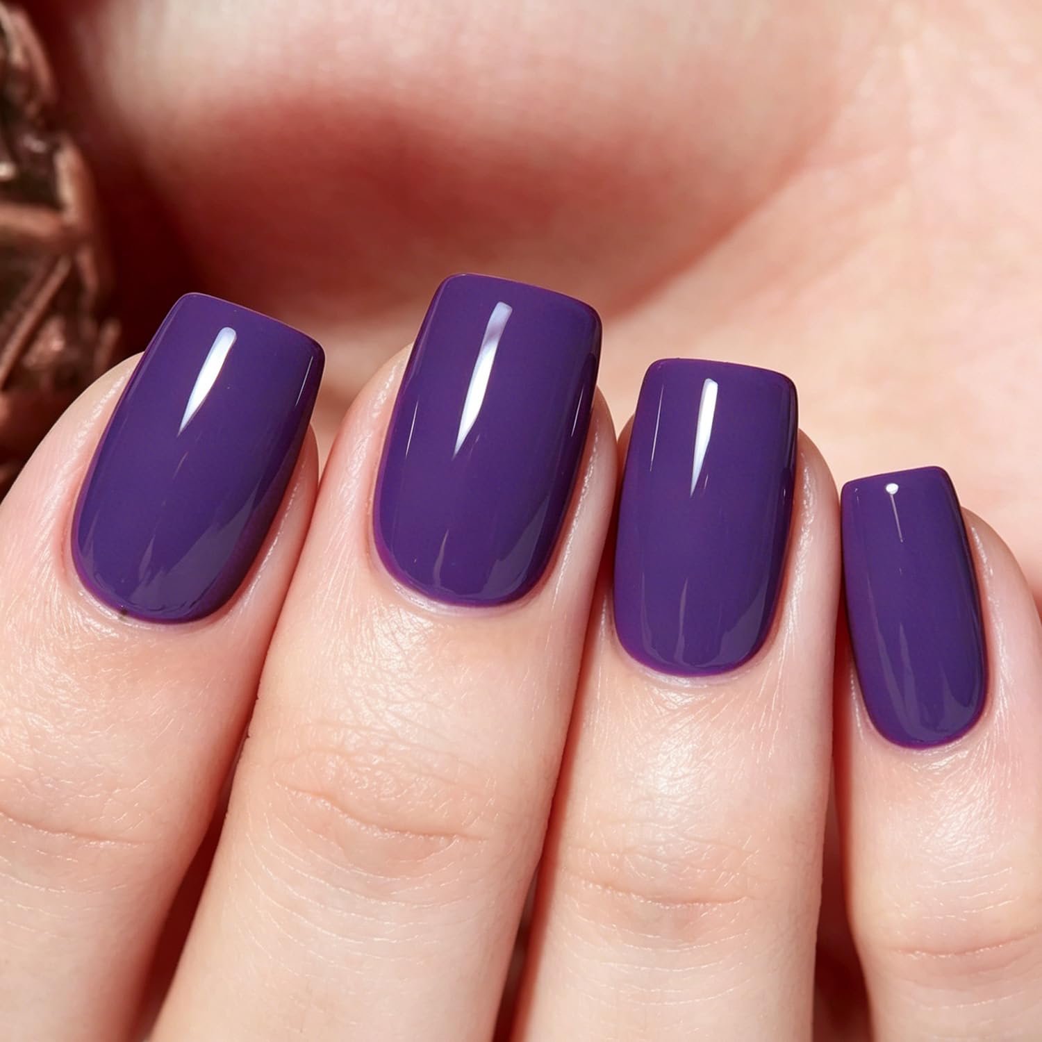 modelones close-up of nail surface texture highlighting smooth gloss and chip resistance