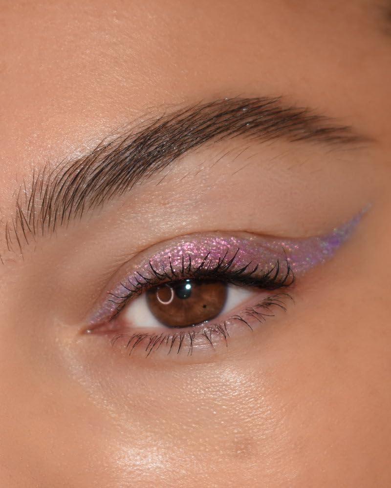 Moira Supernova gel texture close-up showing creamy glide and smooth application benefit