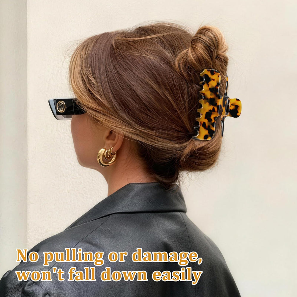 Molizummy worn in a half-up hairstyle showing comfortable hold throughout day