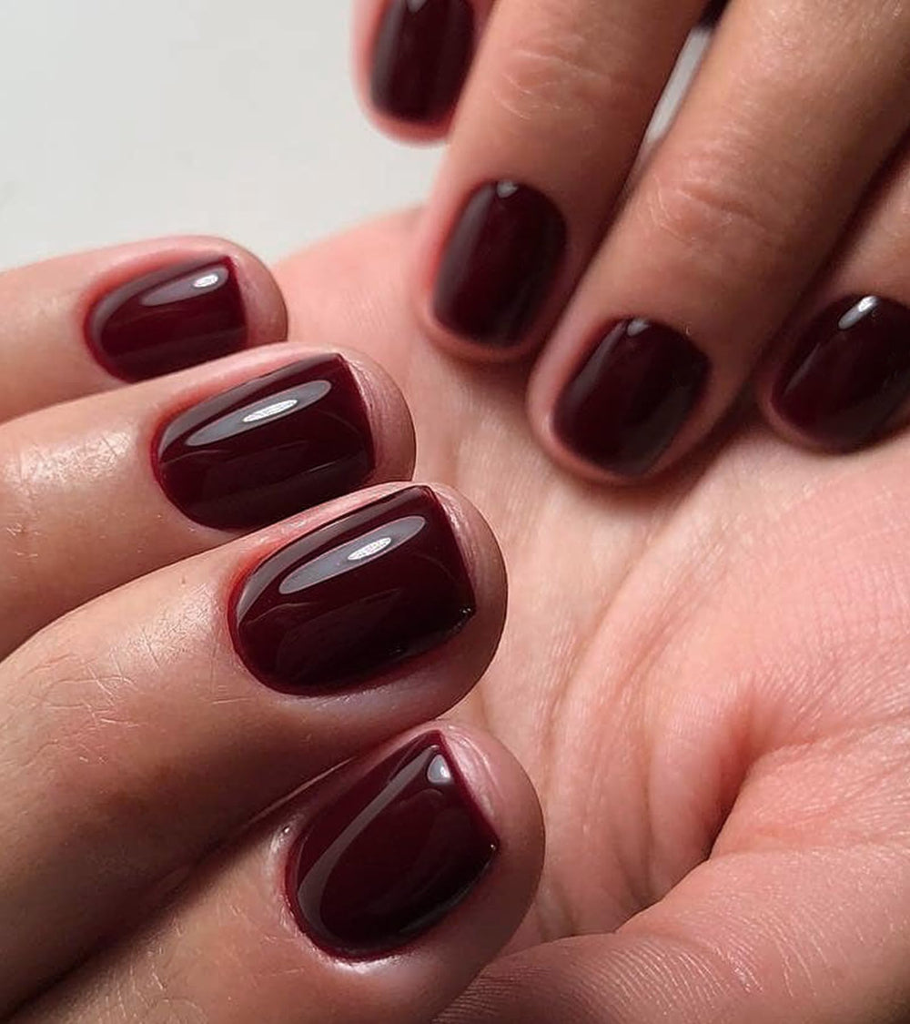morily front packaging showing 30pcs burgundy nails, showcases convenience