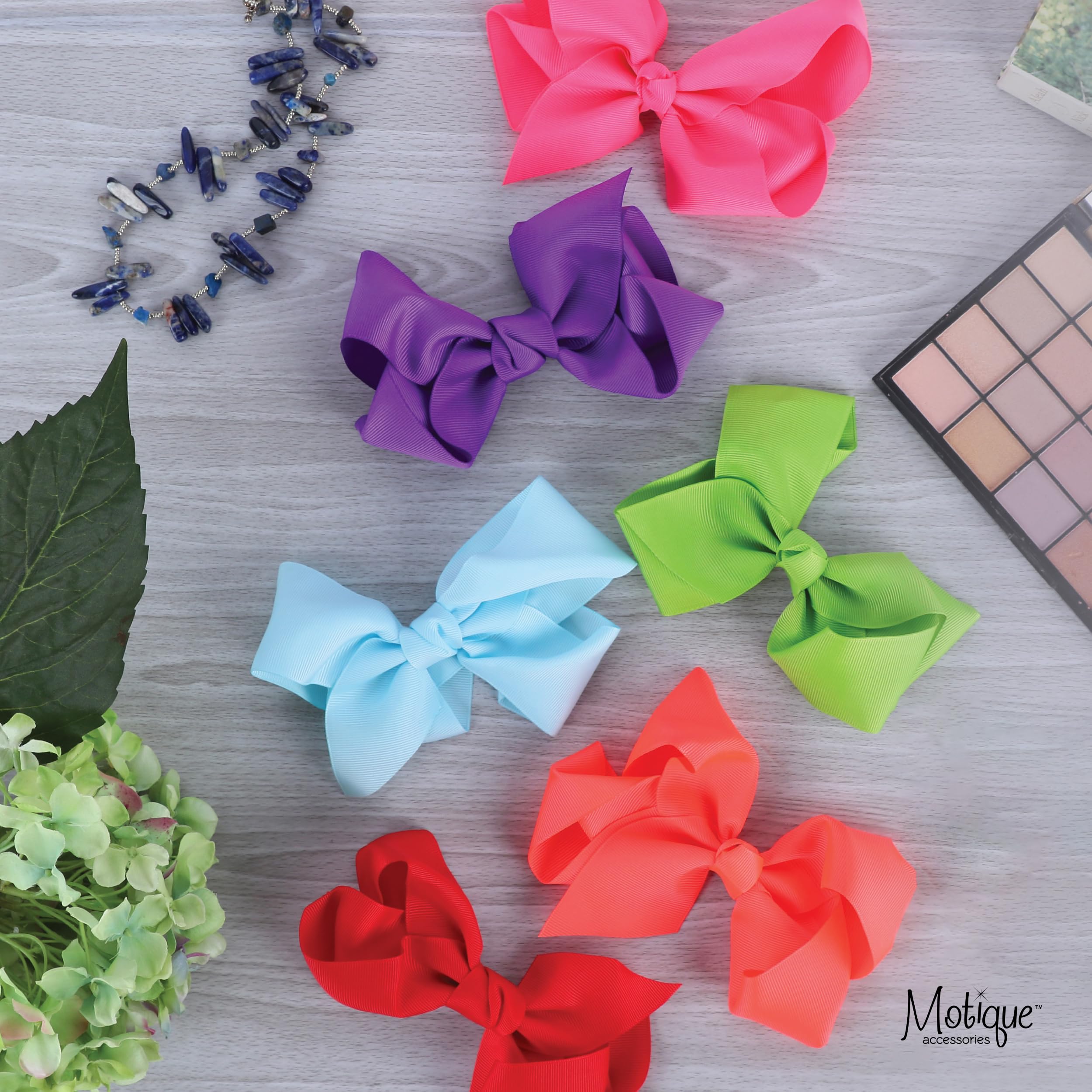 Motique Accessories alligator clip detail, secure grip and comfortable wear