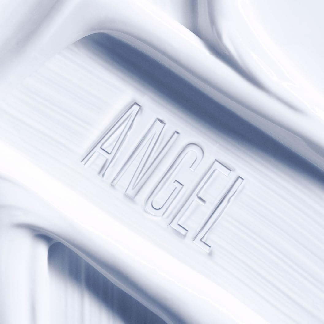 Mugler Angel cream texture close-up highlighting rich, hydrating consistency