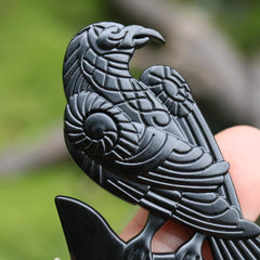 MYAROMA FINDINGS side profile of U-shaped prong demonstrates strong grip for thick hair
