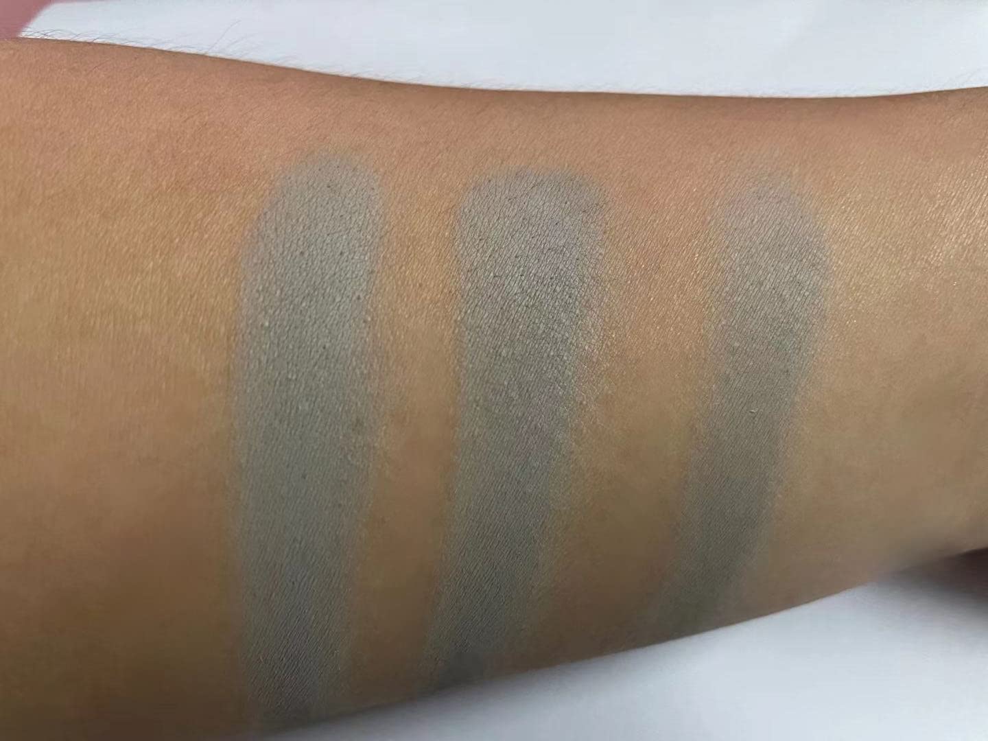 Mysense powder close-up texture view showing silky finish and easy blending benefit