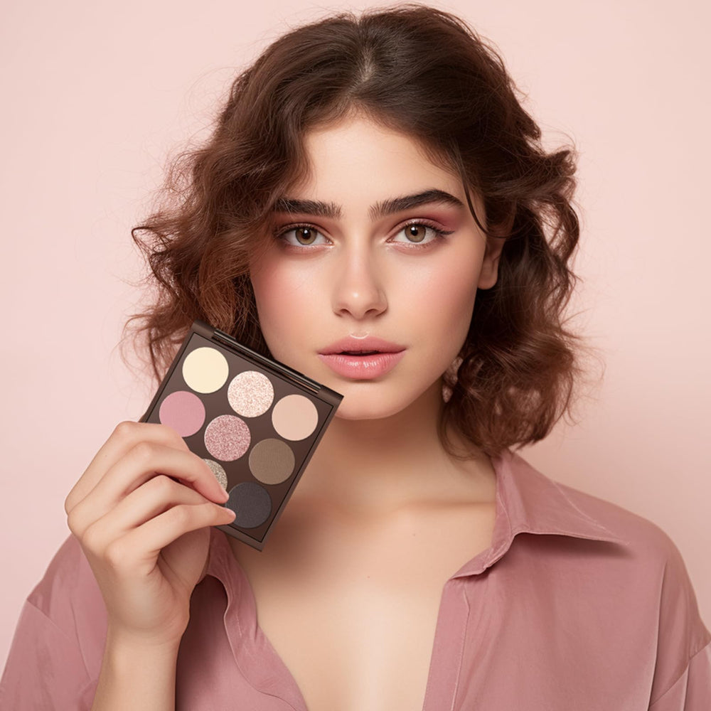 MYSTER ROSEY eyeshadow applied on eyes illustrating natural daytime and subtle smokey look