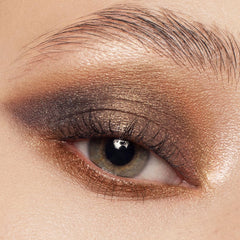 MYSTER ROSEY close-up of powder texture demonstrating silky blendability