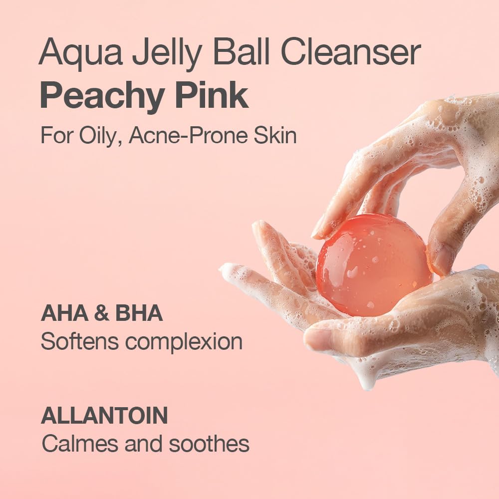Naisture close-up of jelly texture highlighting gentle hydrating gel
