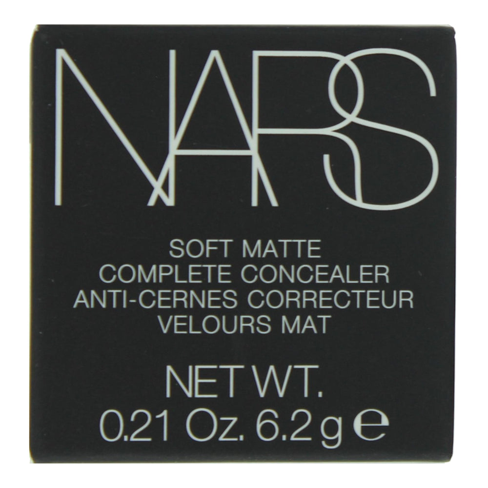 NARS concealer creamy texture close-up highlighting blendability and coverage