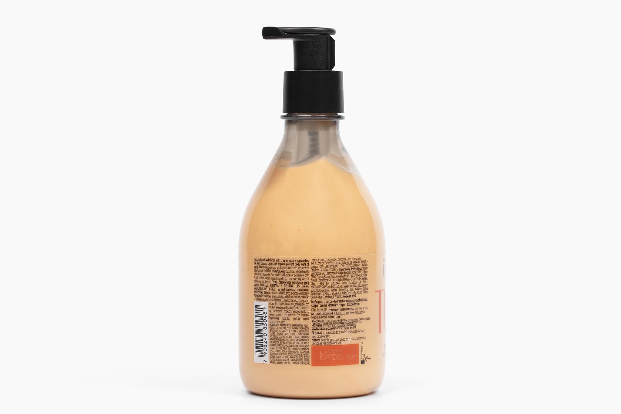 natura lotion texture close-up demonstrating fast-absorbing hydration