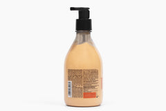 natura lotion texture close-up demonstrating fast-absorbing hydration