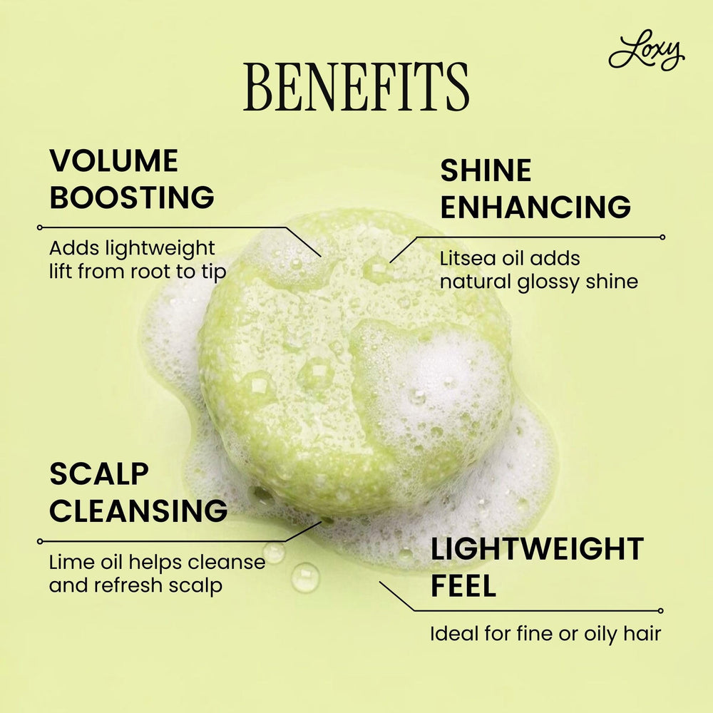 NATURÉL Loxy Boost lather in hand creating rich foam for easy application