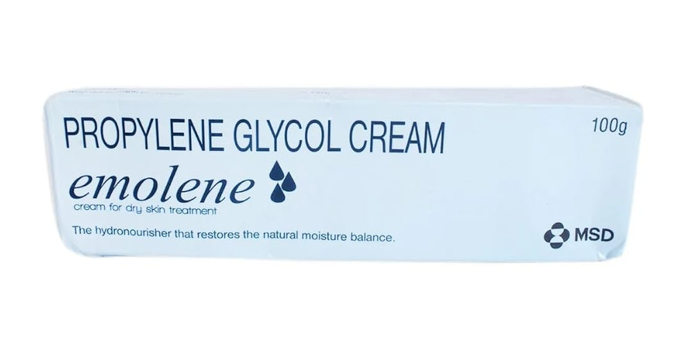 Naturix Emolene cream texture close-up highlighting smooth formula for fast absorption