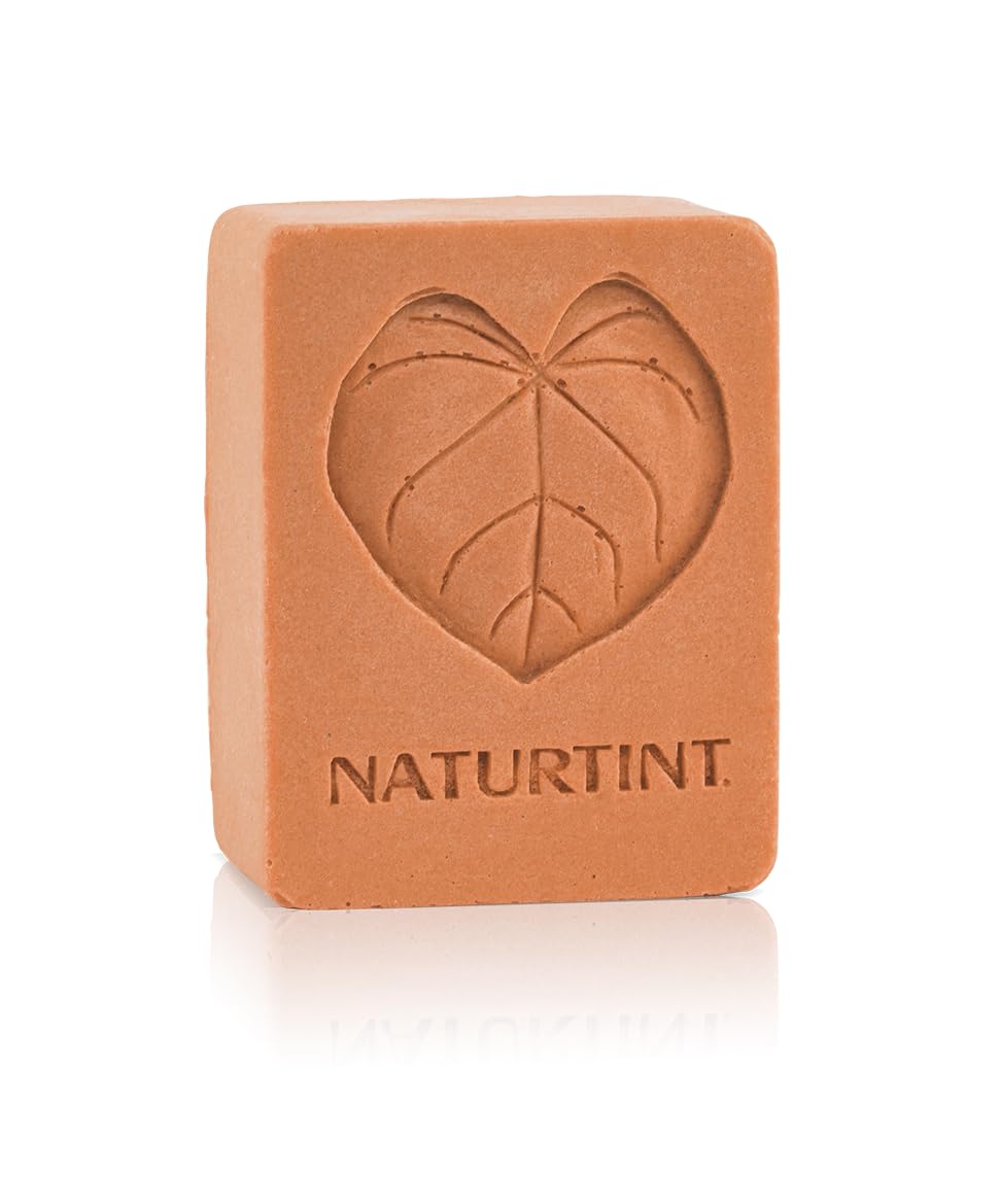 Naturtint bar close-up texture highlighting natural ingredients and creamy lather